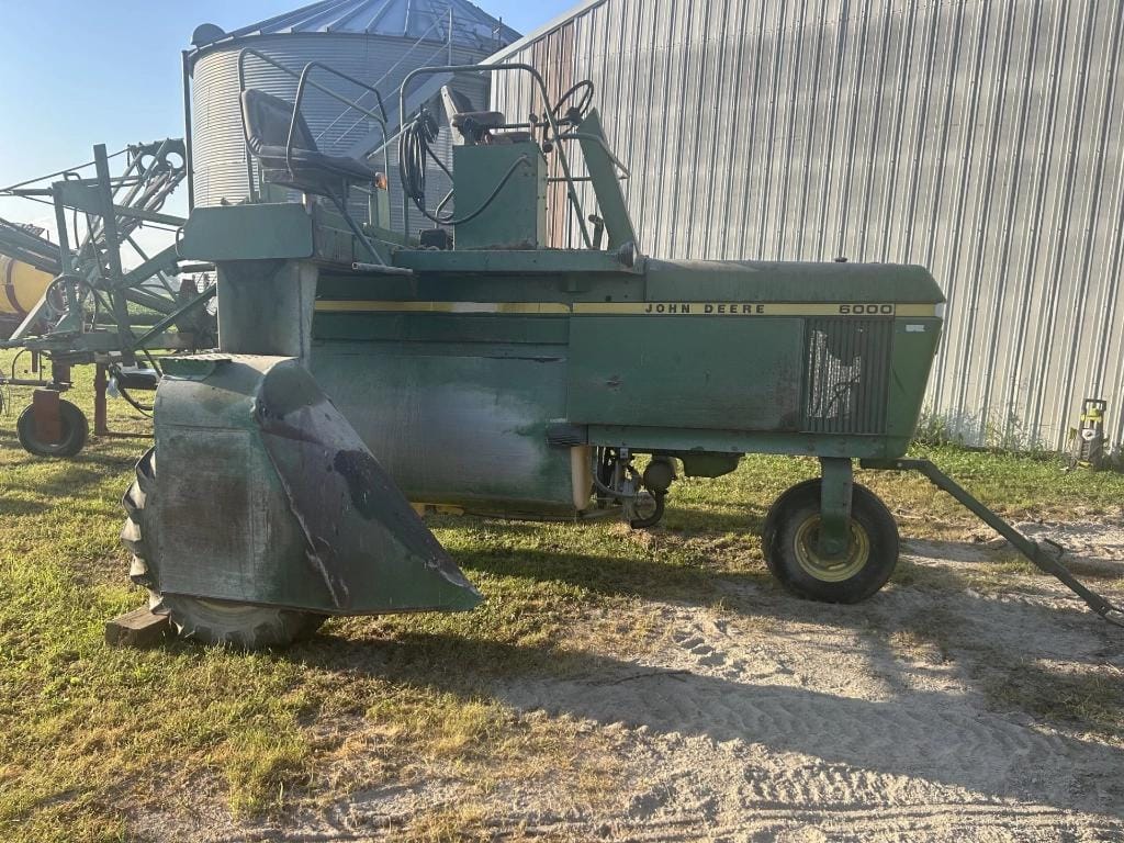 John Deere 6000 Equipment Image0