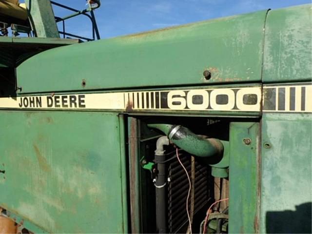 Image of John Deere 6000 equipment image 2