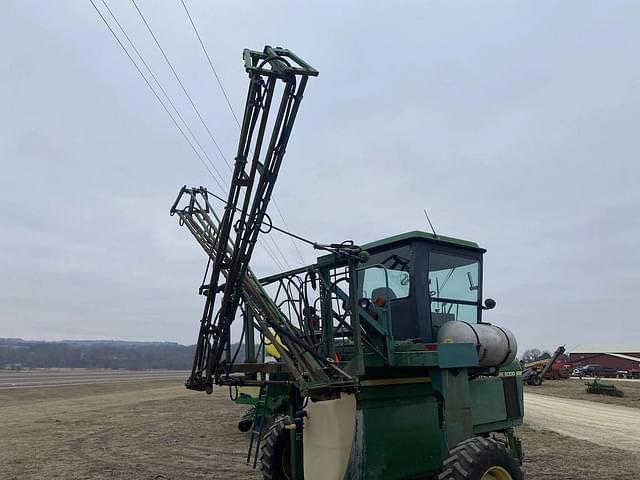 Image of John Deere 6000 equipment image 2