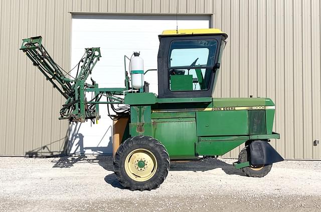 Image of John Deere 6000 equipment image 2