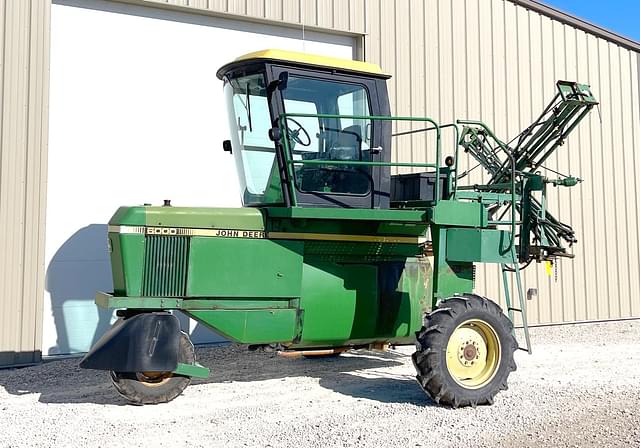 Image of John Deere 6000 equipment image 1