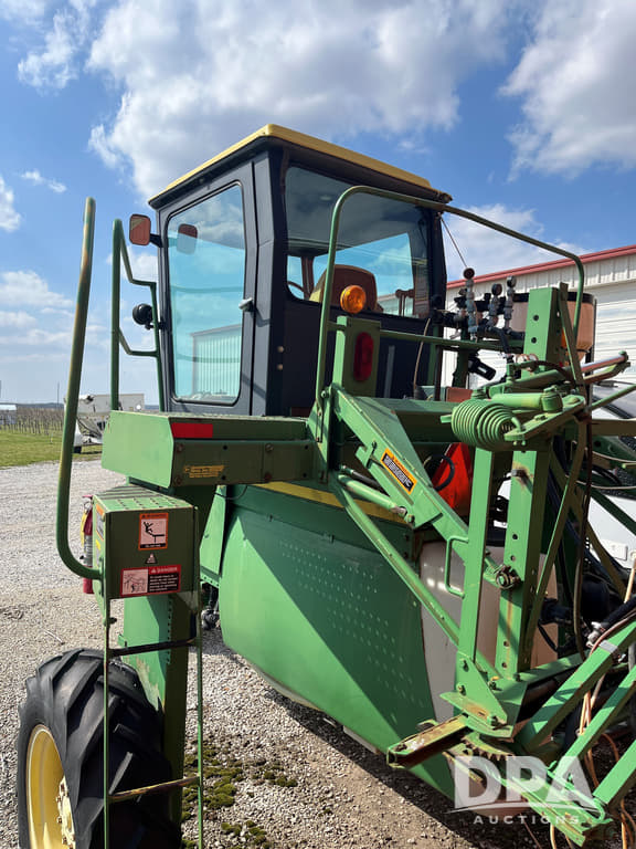 Image of John Deere 6000 equipment image 1