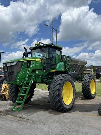 Image of John Deere 600R equipment image 1