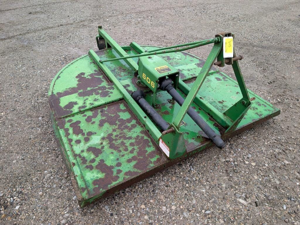 John Deere 606 Equipment Image0