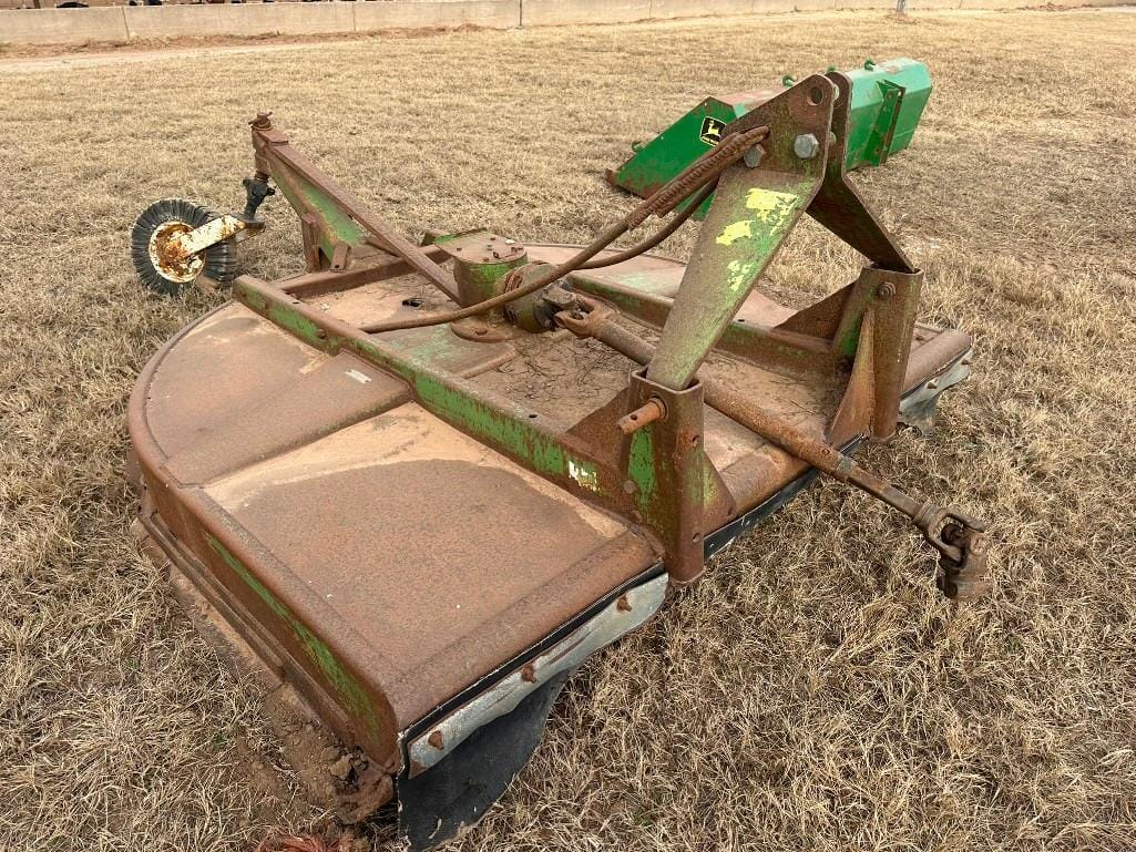John Deere 606 Equipment Image0