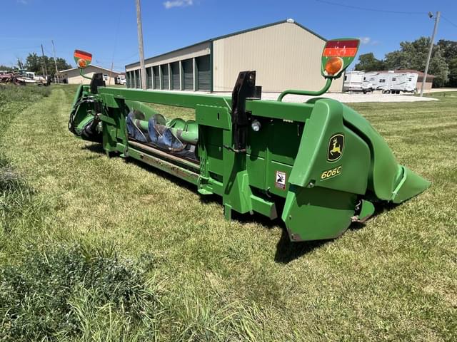Image of John Deere 606C equipment image 3
