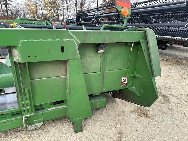 Image of John Deere 606C equipment image 4