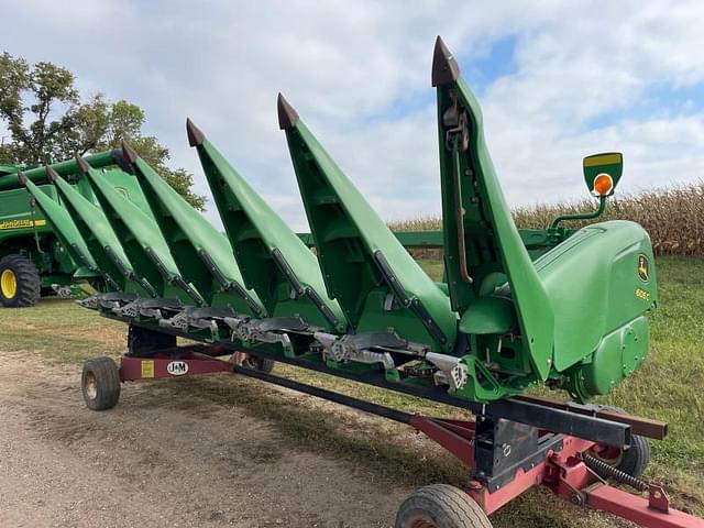 Image of John Deere 606C equipment image 3