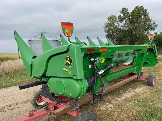 Image of John Deere 606C equipment image 2