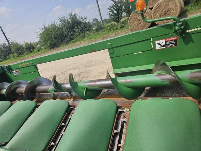 Image of John Deere 606C equipment image 3