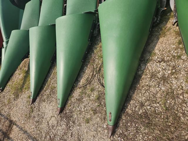 Image of John Deere 606C equipment image 2