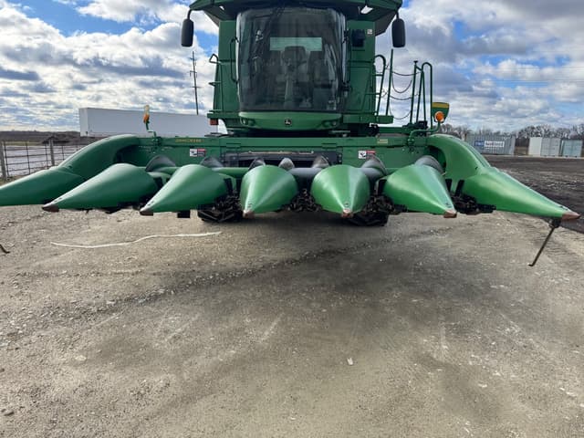 Image of John Deere 606C equipment image 1