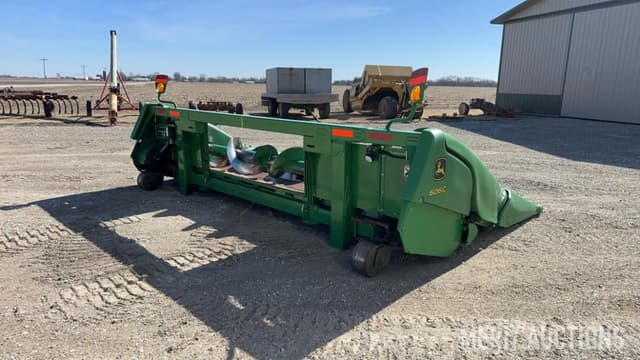 Image of John Deere 606C equipment image 4