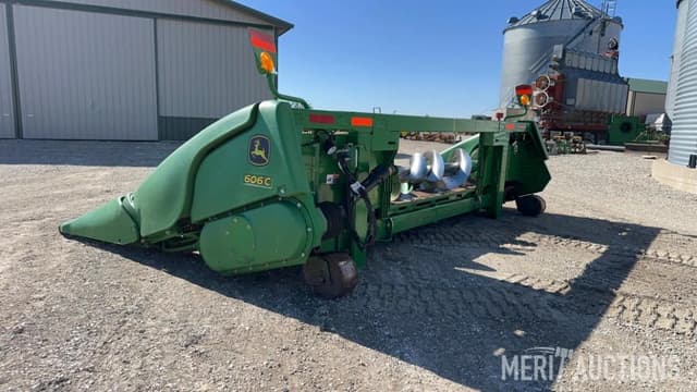 Image of John Deere 606C equipment image 3