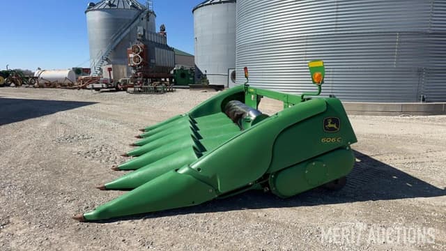 Image of John Deere 606C equipment image 2