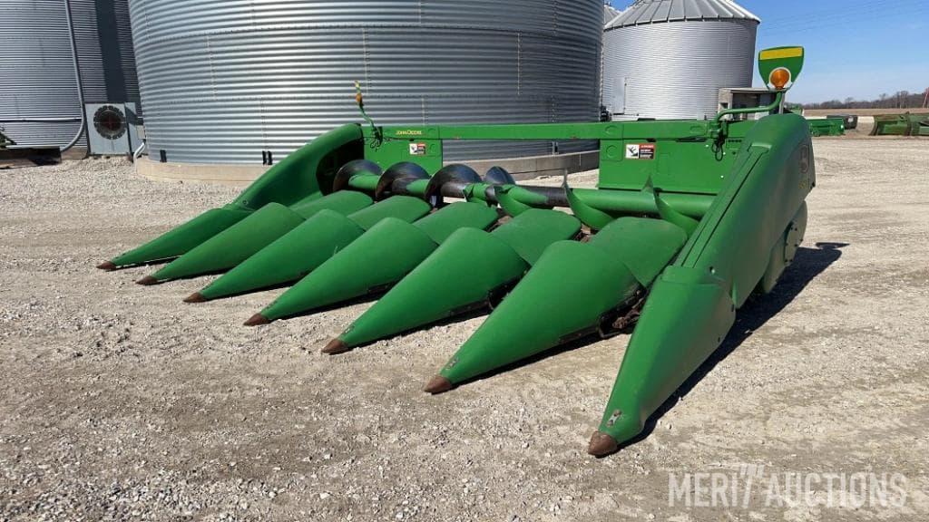 Image of John Deere 606C Primary image