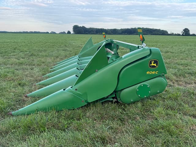 Image of John Deere 606C equipment image 1