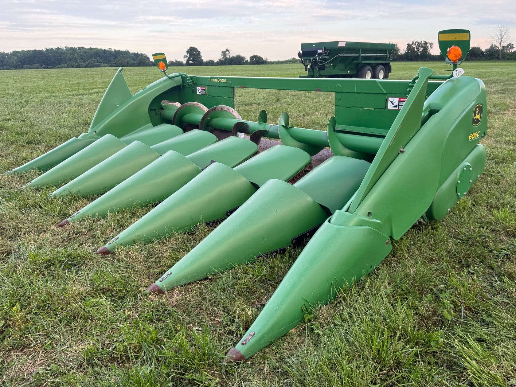 John Deere 606C Equipment Image0