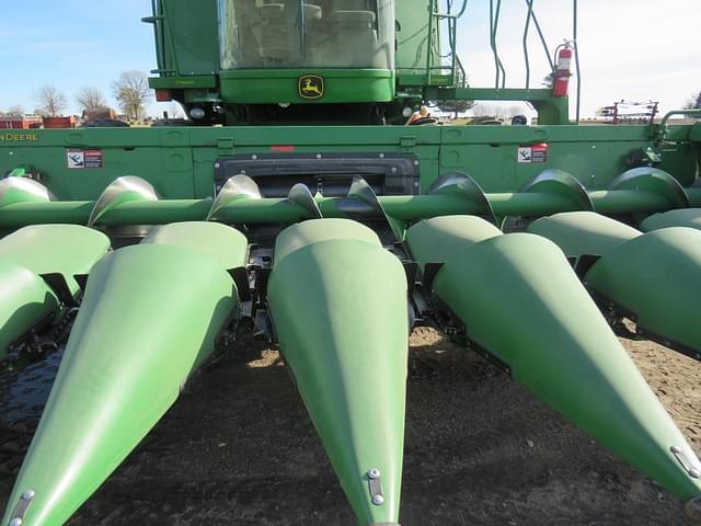 Image of John Deere 608C equipment image 3