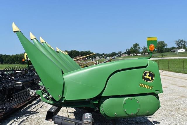 Image of John Deere 608C equipment image 2