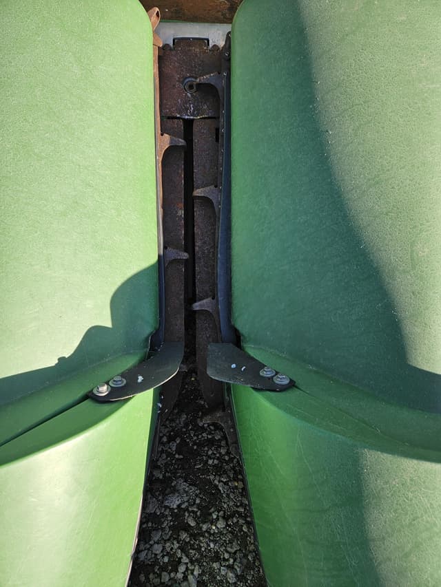 Image of John Deere 608C equipment image 4