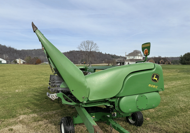 Image of John Deere 608C equipment image 1