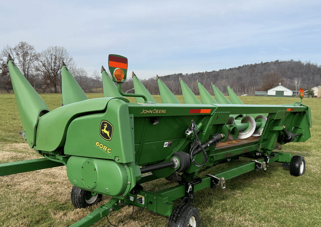 Image of John Deere 608C equipment image 3