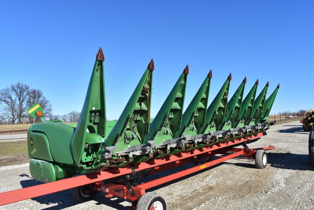 Image of John Deere 608C equipment image 1