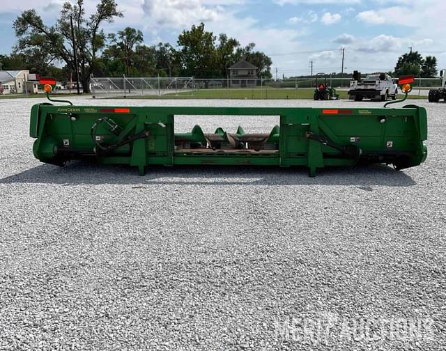 Image of John Deere 608C equipment image 3