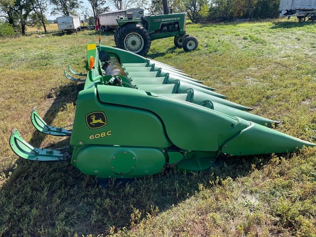 Image of John Deere 608C equipment image 4