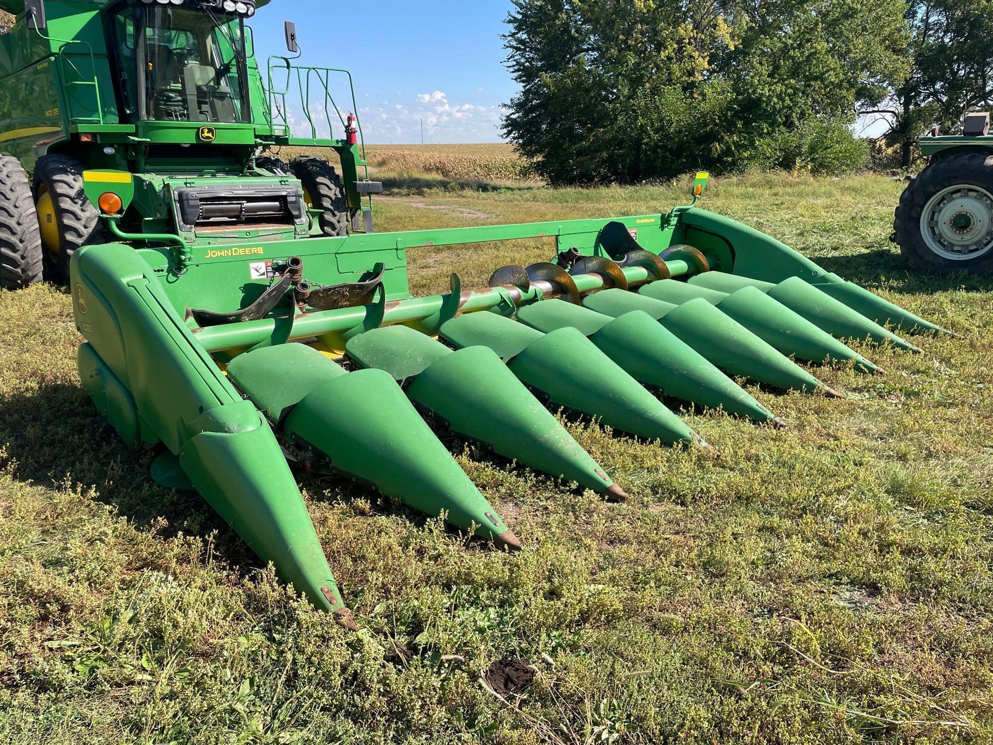 John Deere 608C Equipment Image0