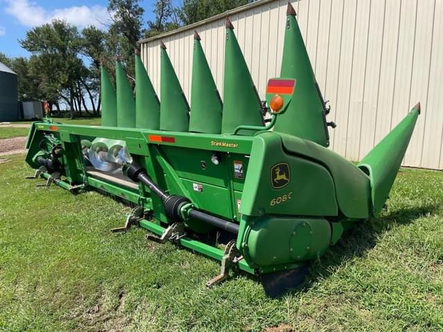 Image of John Deere 608C equipment image 2