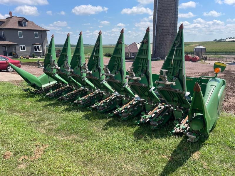 John Deere 608C Equipment Image0