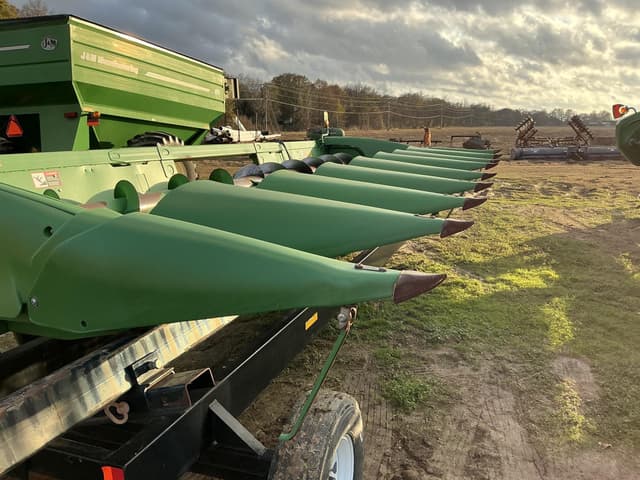 Image of John Deere 608C equipment image 3