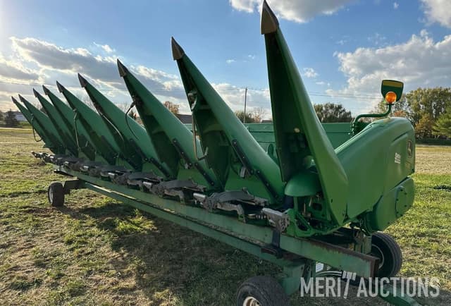 Image of John Deere 608C equipment image 1