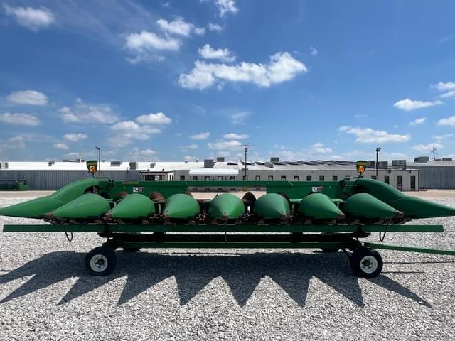 Image of John Deere 608C equipment image 2