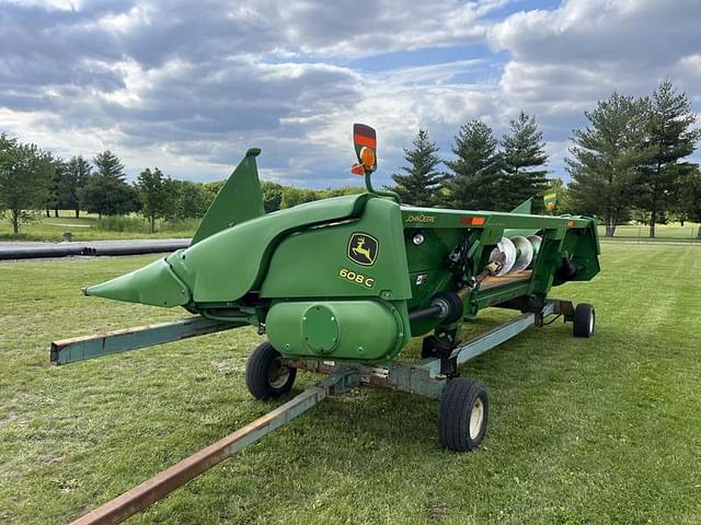 Image of John Deere 608C equipment image 1