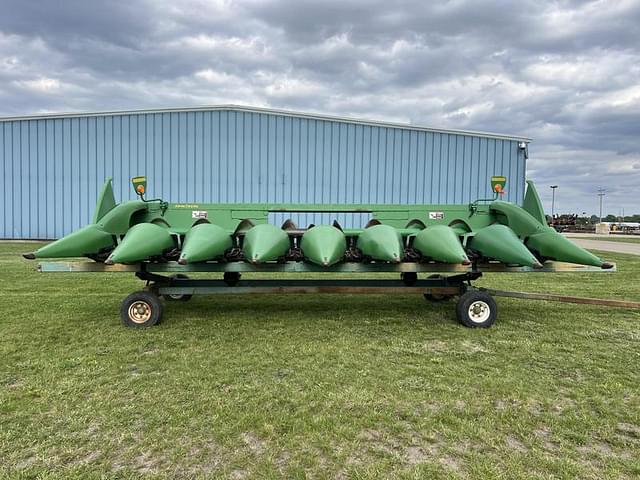 Image of John Deere 608C equipment image 3
