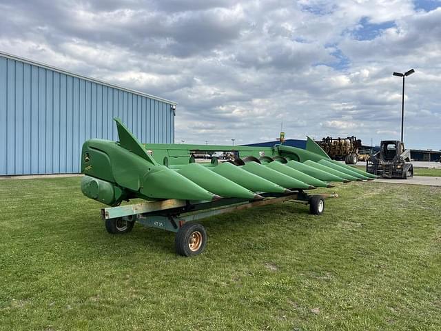 Image of John Deere 608C equipment image 4