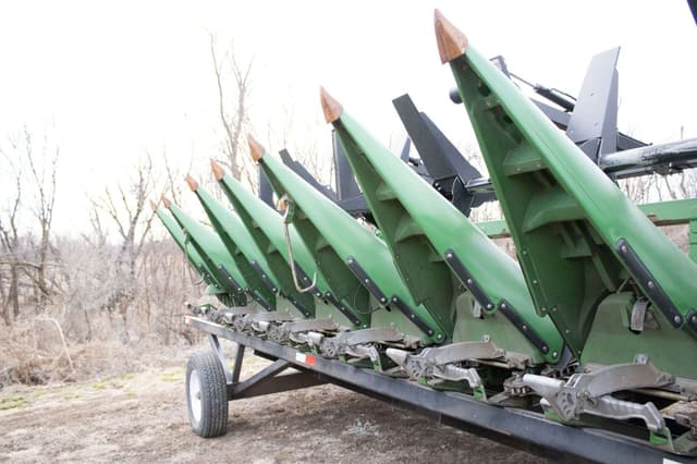 Image of John Deere 608C equipment image 1