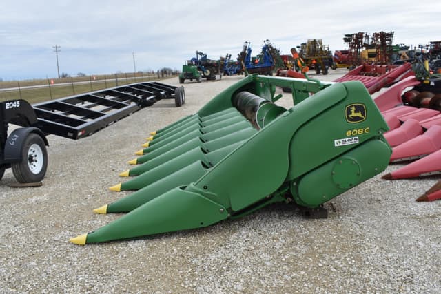 Image of John Deere 608C equipment image 1