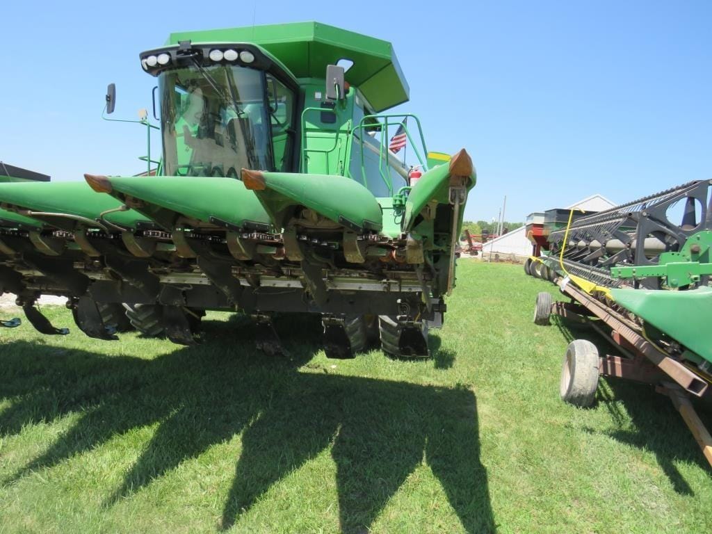 John Deere 608C Equipment Image0