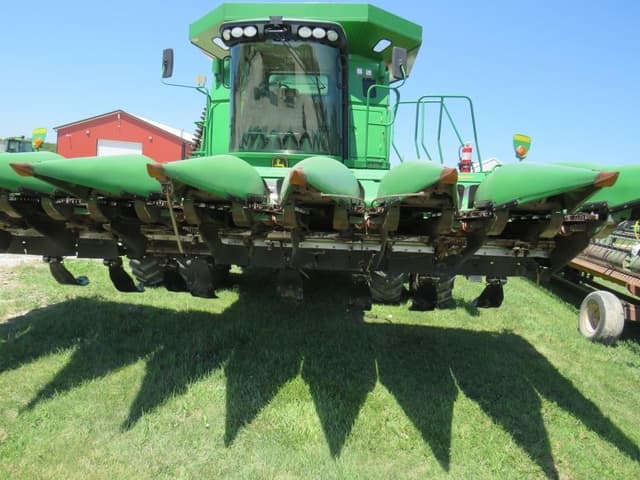 Image of John Deere 608C equipment image 2