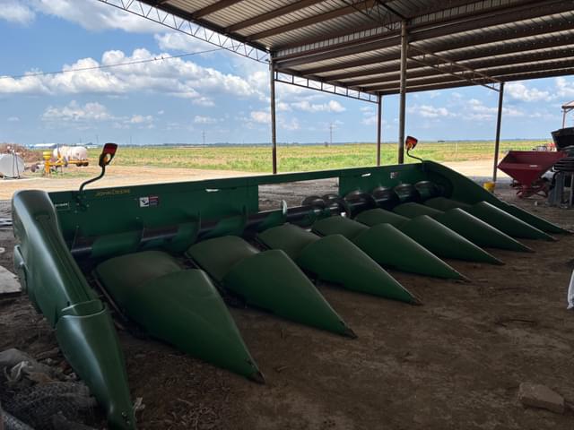 Image of John Deere 608C equipment image 4