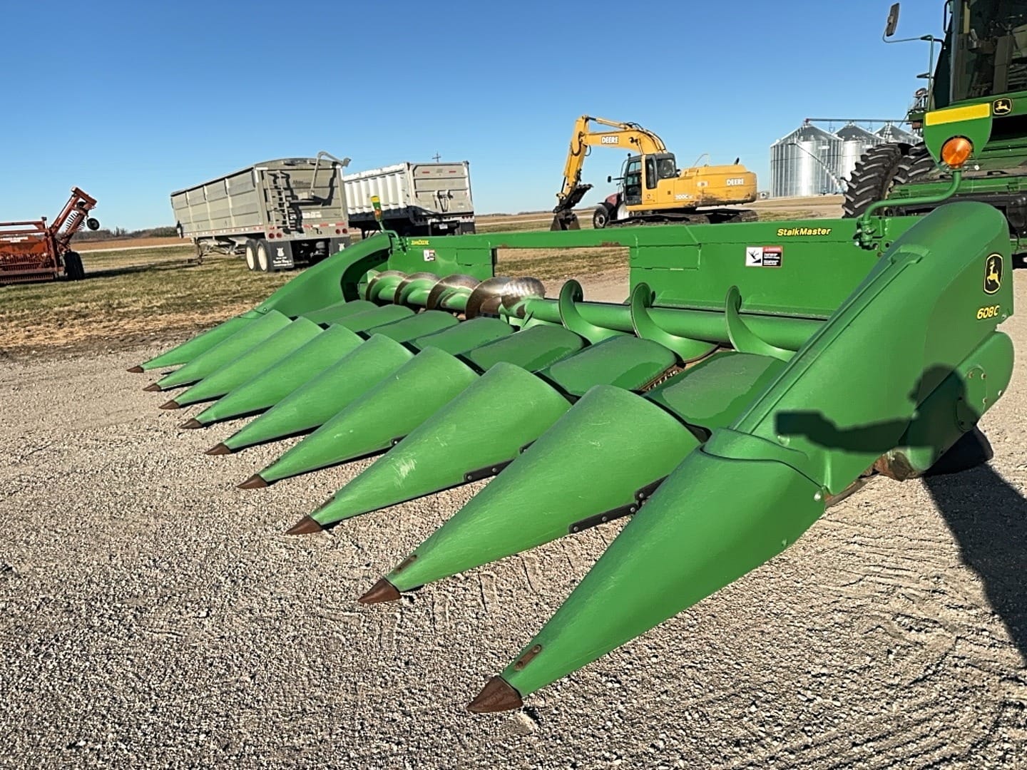 John Deere 608C Equipment Image0