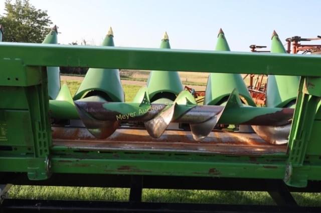 Image of John Deere 608C equipment image 3