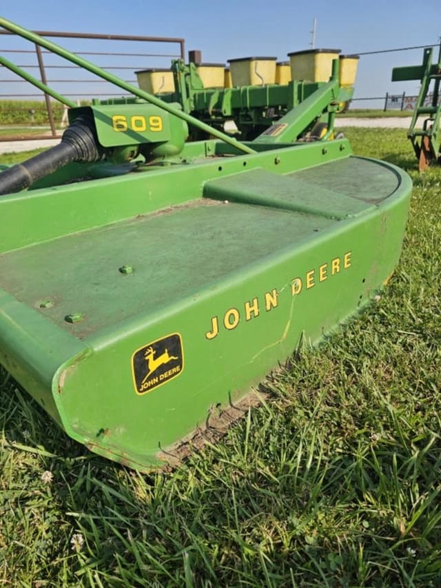 Image of John Deere 609 equipment image 4