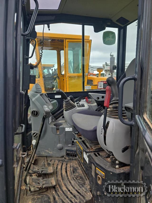 Image of John Deere 60G equipment image 3