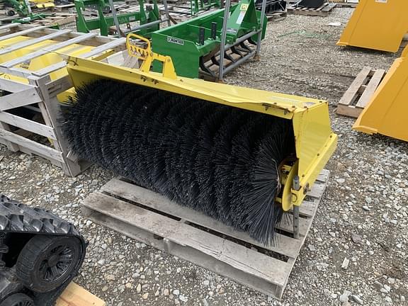 John Deere 60 Heavy Duty Broom Equipment Image0