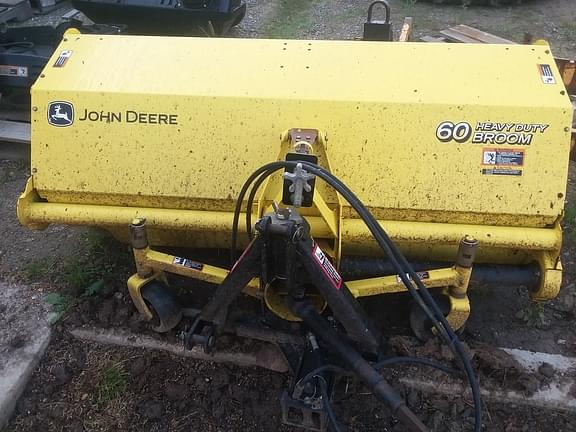 Image of John Deere 60 Heavy Duty Broom Image 0